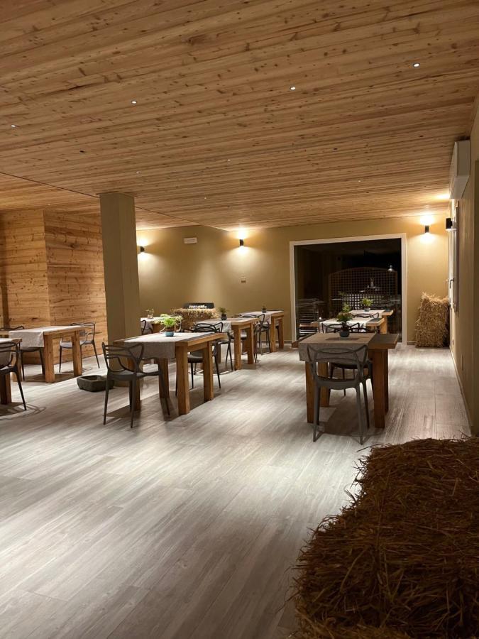 Agriturismo Terre Di Ginepro 보르게토 디 바라 외부 사진